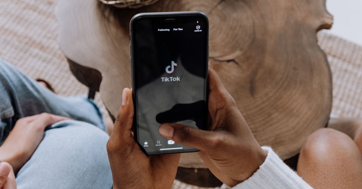 tiktok loading screen on an iPhone